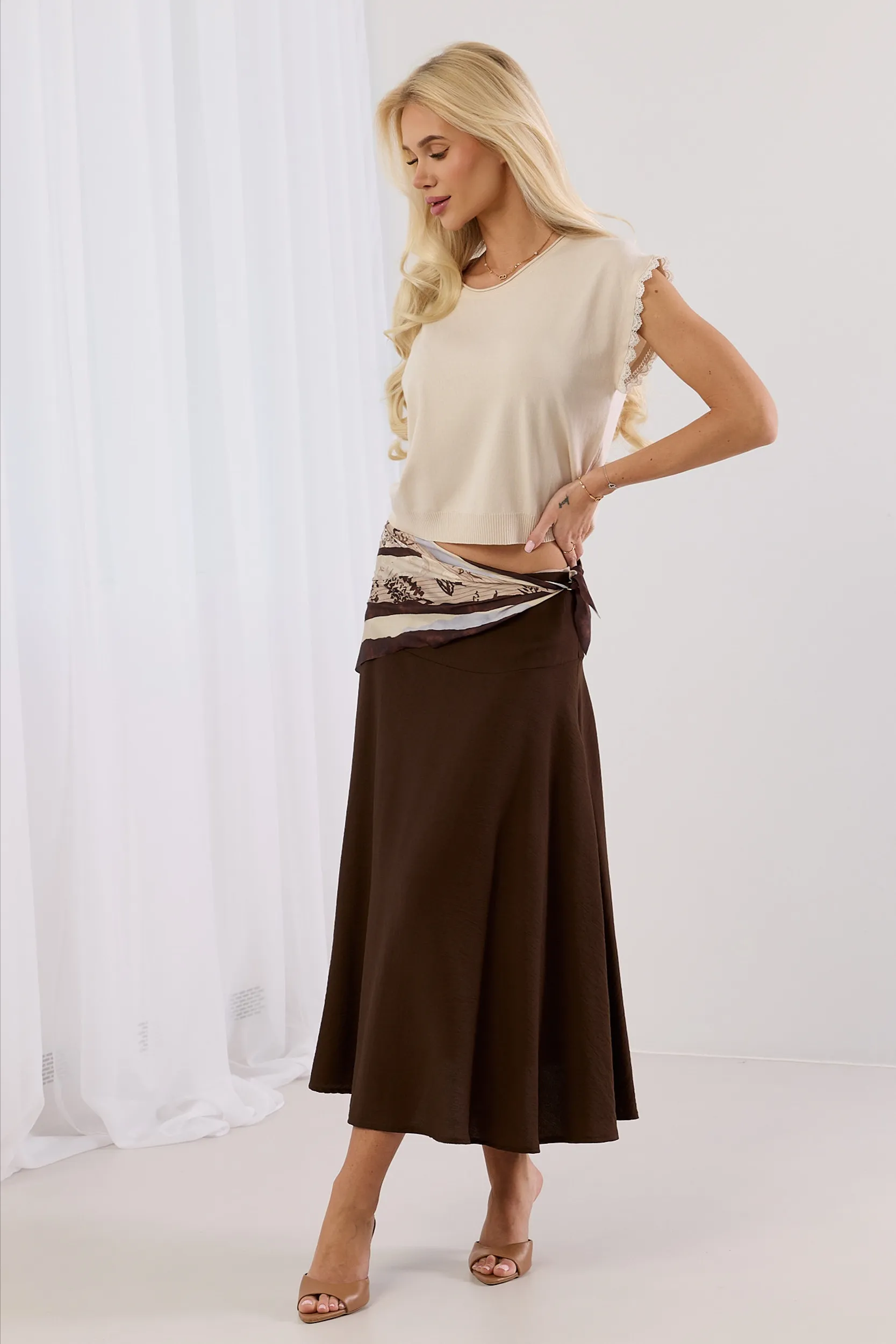 Spódnica midi z ozdobną apaszką