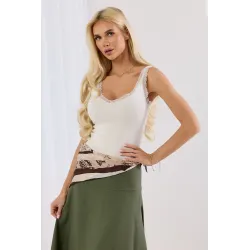 Prążkowany top z koronkowym wykończeniem | Hurtownia damska online