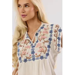 Bluzka boho z kolorowym haftem i chwostami