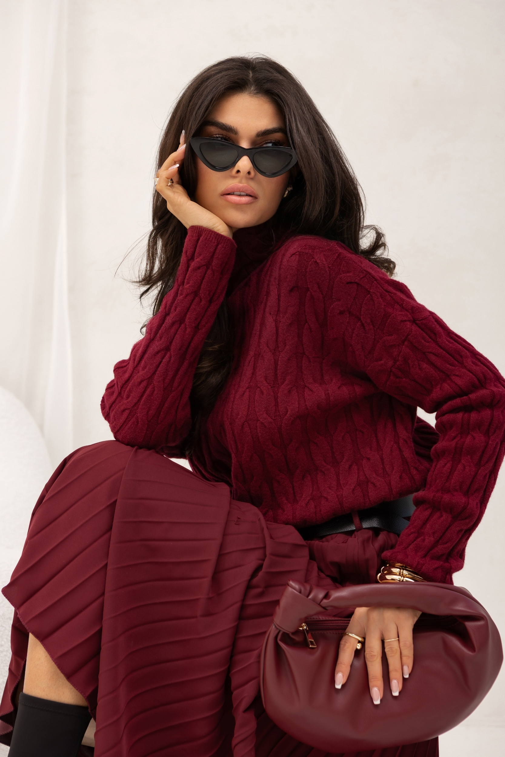 SWETER Z WARKOCZOWYM SPLOTEM