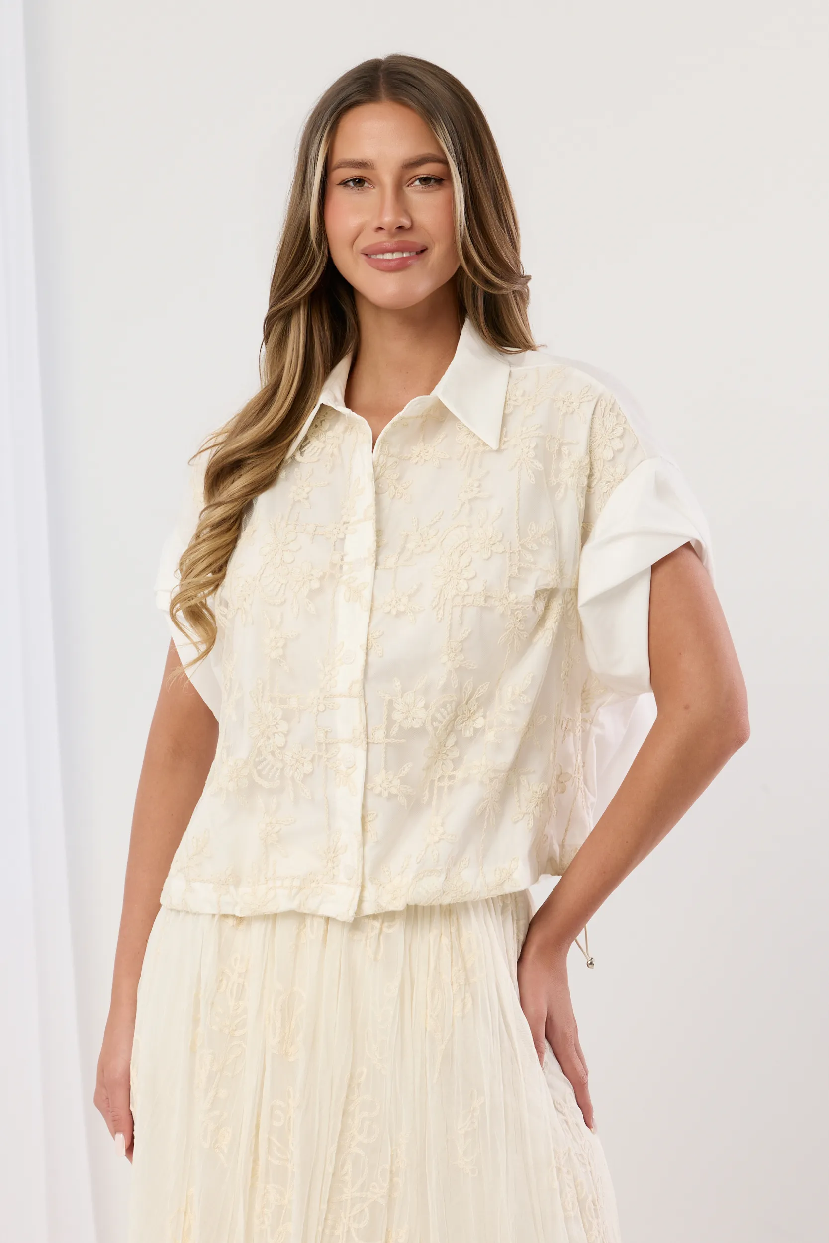 Komplet boho z haftem z koszulą i spódnicą midi