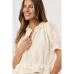 Ażurowy komplet z bluzką z falbanką i spódnicą maxi