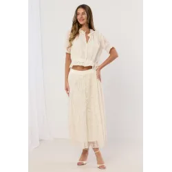 Ażurowy komplet z bluzką z falbanką i spódnicą maxi