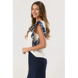 Bluzka z szerokimi rękawami z falbankami w grochy