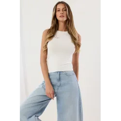 Prążkowany top z połyskującymi drobinkami