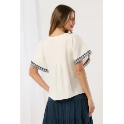 Bluzka boho z luźnymi rękawami i haftem