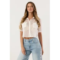 Krótka koszula z transparentnej koronki w kwiatowy wzór
