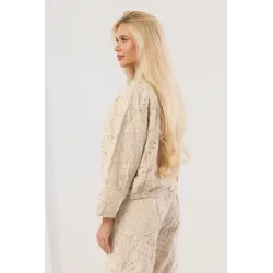 Koronkowy komplet z koszulą z perłowymi guzikami i spodniami