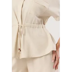 Komplet z koszulą z wiązaniem w talii i szerokimi spodniami