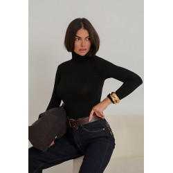 BLUZKA Z ELASTYCZNEJ DZIANINY Z FAKTUROWANYM GOLFEM
