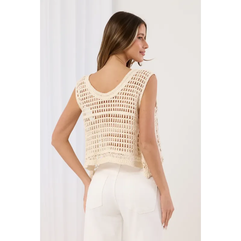 Ażurowy crop top z cekinami i splotem szydełkowym