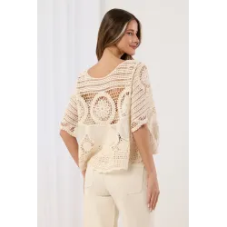 Bluzka boho z ażurowym haftem i sznurowanym wiązaniem przy dekolcie
