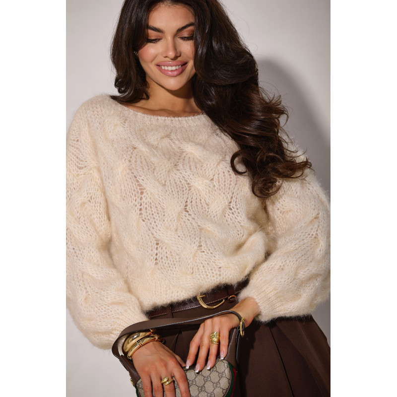 SWETER O WARKOCZOWYM SPLOCIE Z METALIZOWANĄ NICIĄ