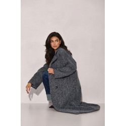 DŁUGI PŁASZCZ Z DWURZĘDOWYM ZAPIĘCIEM