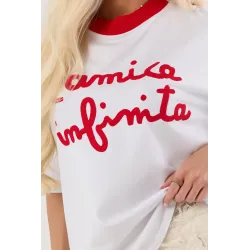 T-shirt z napisem i kontrastową lamówką
