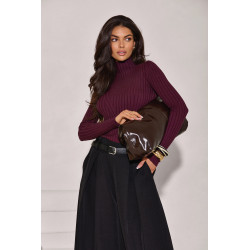 PRĄŻKOWANY GOLF O DOPASOWANYM KROJU