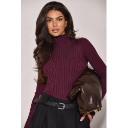 PRĄŻKOWANY GOLF O DOPASOWANYM KROJU