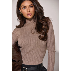 PRĄŻKOWANY GOLF O DOPASOWANYM KROJU