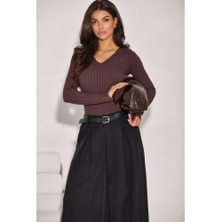 PRĄŻKOWANY SWETER Z DEKOTEM V