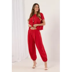 Komplet oversize z bluzką z naszyjnikiem i spodniami jogger