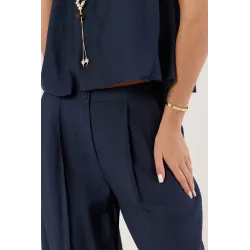 Komplet oversize z bluzką z naszyjnikiem i spodniami jogger