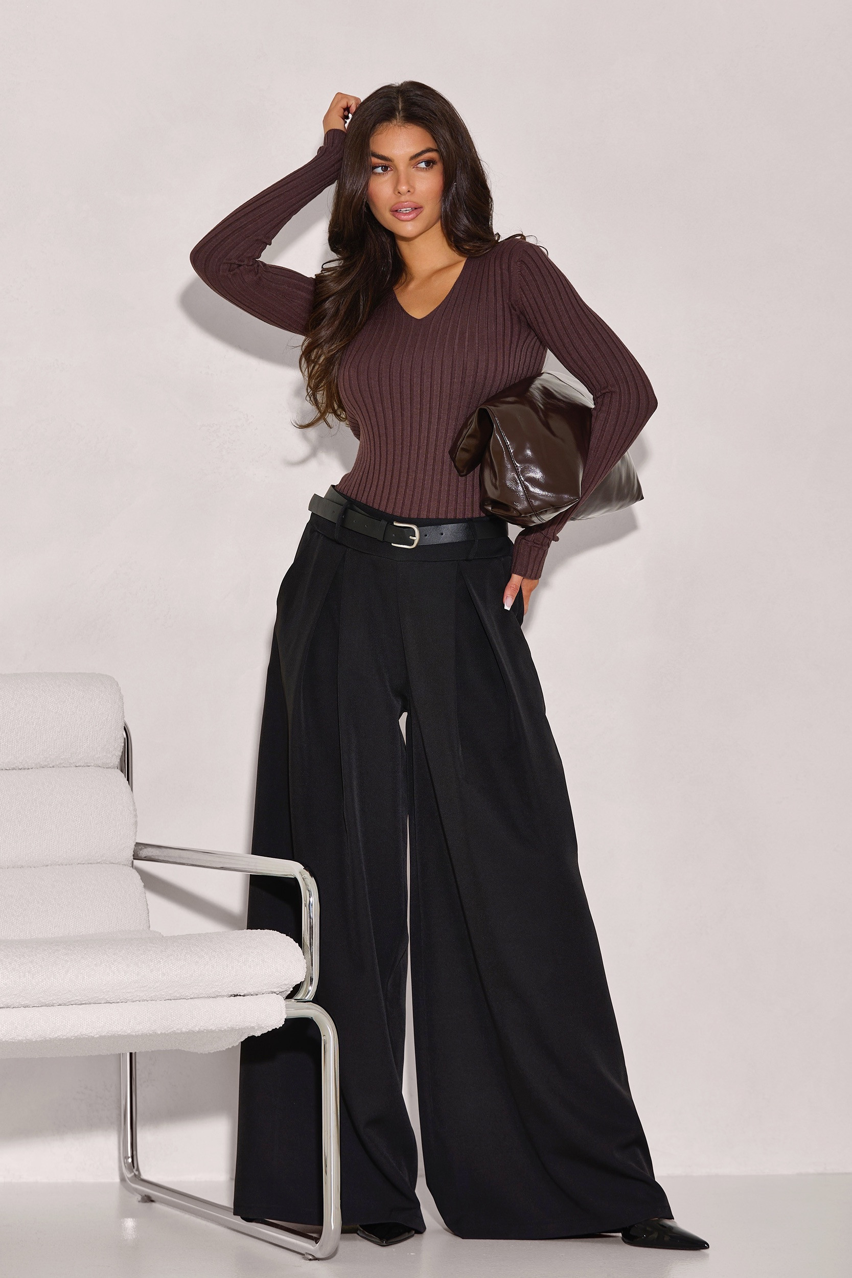 SZEROKIE SPODNIE Z ZAKŁADKAMI I PASKIEM