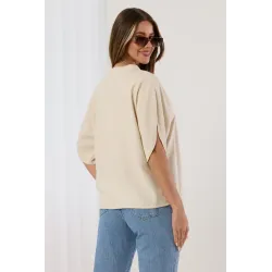 Bluzka z rozcięciami na rękawach