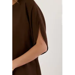 Bluzka z rozcięciami na rękawach
