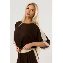 Komplet oversize z bluzką i spodniami z kontrastowymi lampasami