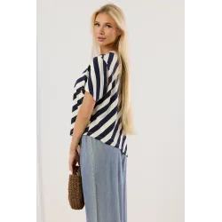 Asymetryczna bluzka oversize w paski
