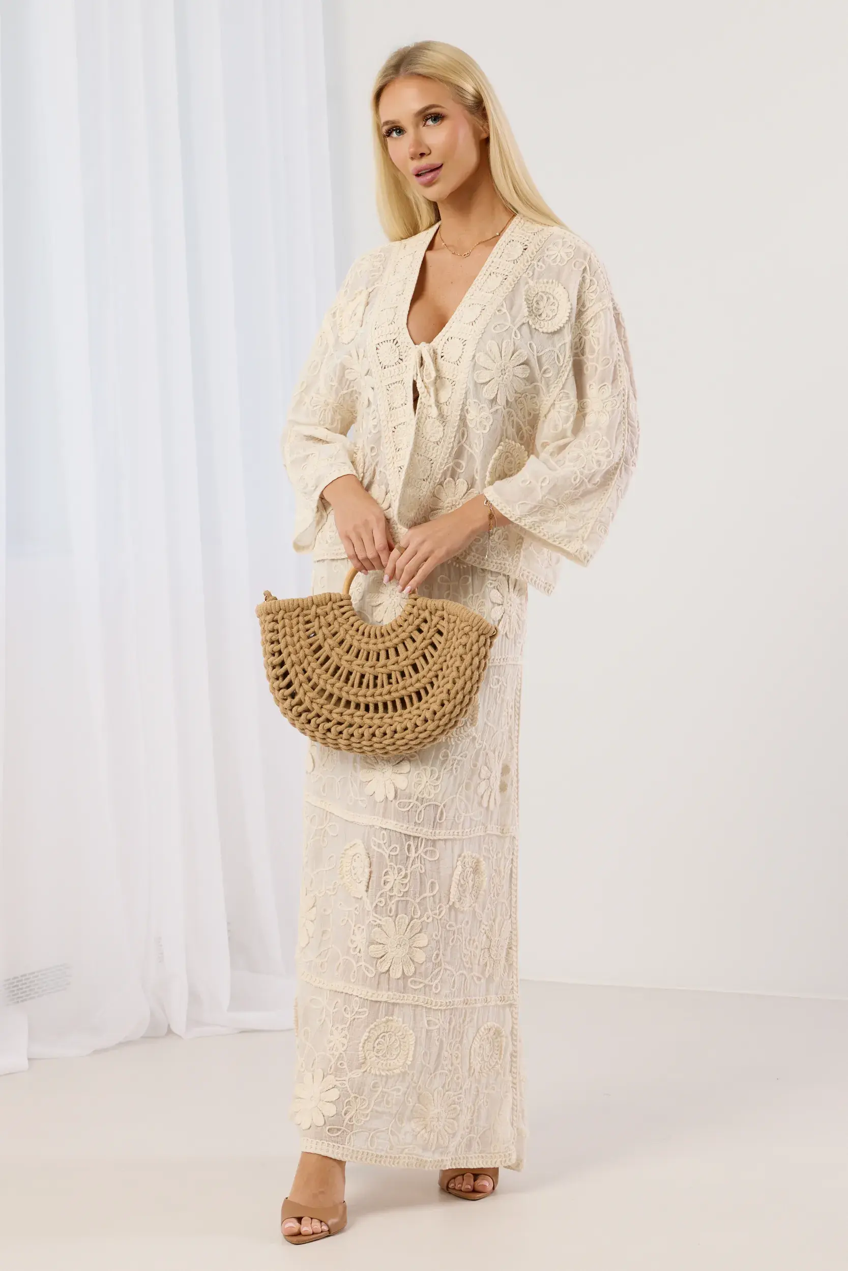 Ażurowy komplet boho z narzutką i spódnicą maxi z haftem