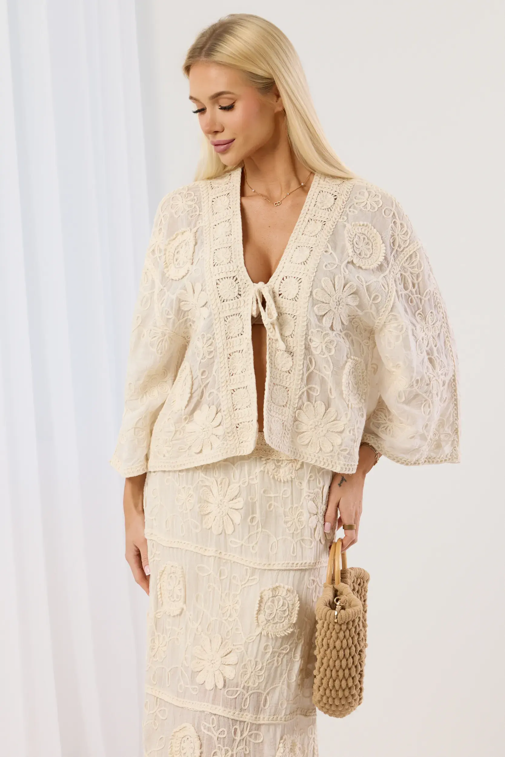 Ażurowy komplet boho z narzutką i spódnicą maxi z haftem