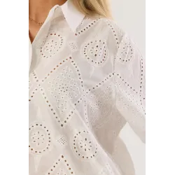 Ażurowy komplet boho z haftowaną koszulą i spodniami