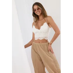 Koronkowy crop top na ramiączkach z wiązaniem z tyłu