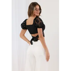 Koronkowy crop top z bufiastymi rękawami i wiązaniem na plecach