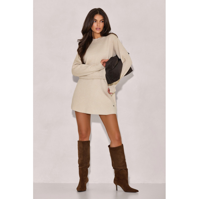 DZIANINOWY KOMPLET Z OVERSIZOWYM SWETREM I SPÓDNICZKĄ