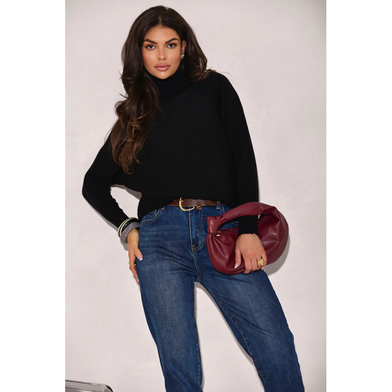 OVERSIZOWY SWETER Z GOLFEM