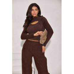 PRĄŻKOWANY GOLF Z WYCIĘCIEM PRZY DEKOLCIE