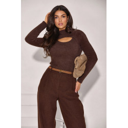 PRĄŻKOWANY GOLF Z WYCIĘCIEM PRZY DEKOLCIE