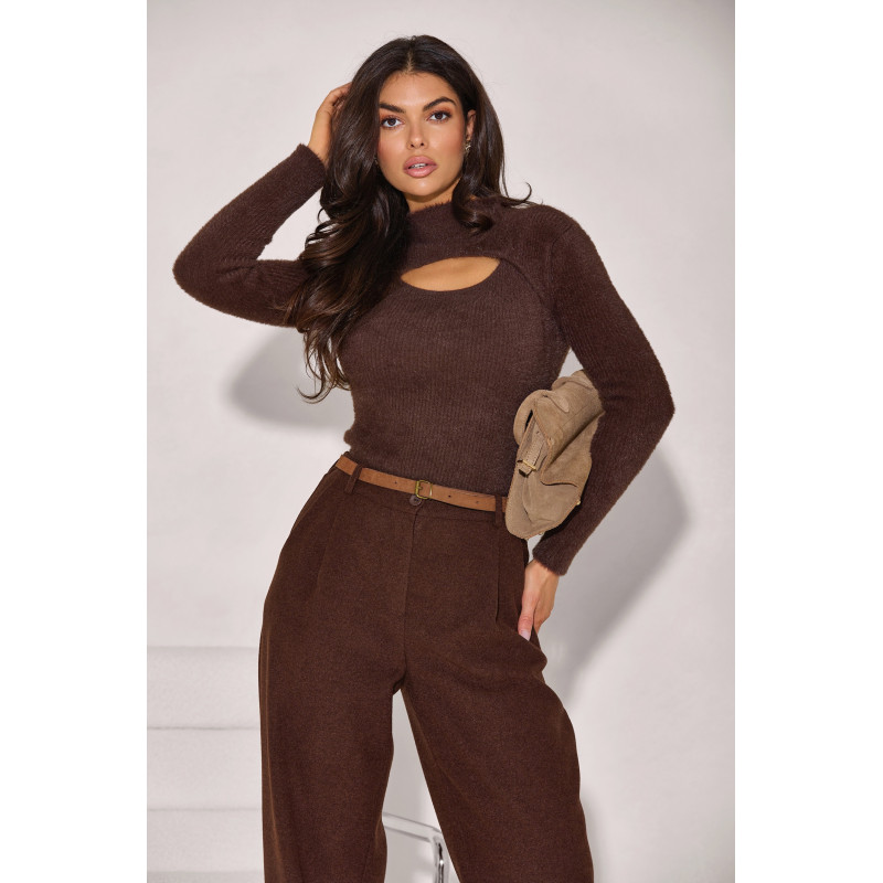 PRĄŻKOWANY GOLF Z WYCIĘCIEM PRZY DEKOLCIE