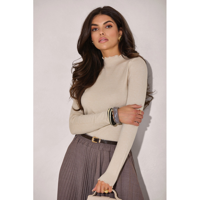 BASICOWY GOLF Z FALBANKOWYM WYKOŃCZENIEM