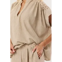 Lniany komplet casual z bluzką z plecionką i spodniami wide leg