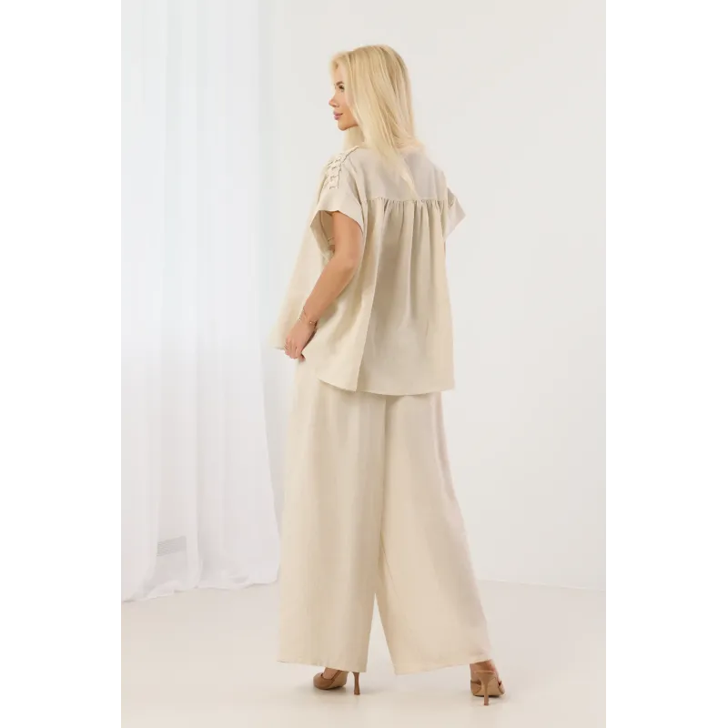 Lniany komplet casual z bluzką z plecionką i spodniami wide leg