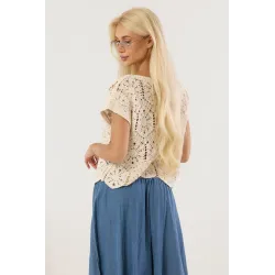 Ażurowa bluzka crop top w stylu boho