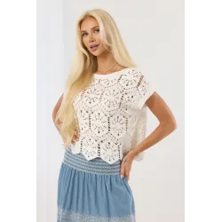Ażurowa bluzka crop top w stylu boho