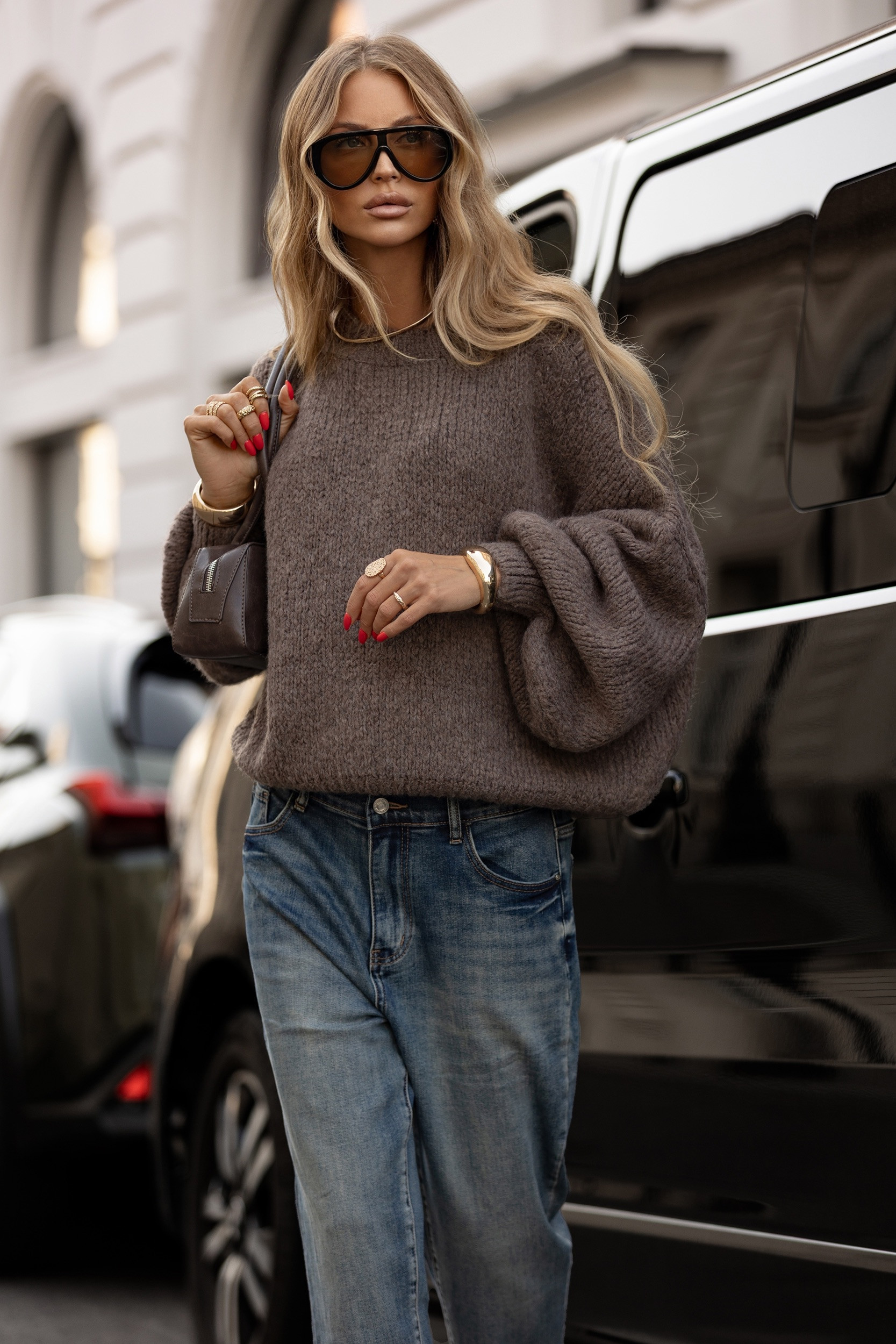 SWETER Z BUFIASTYMI RĘKAWAMI