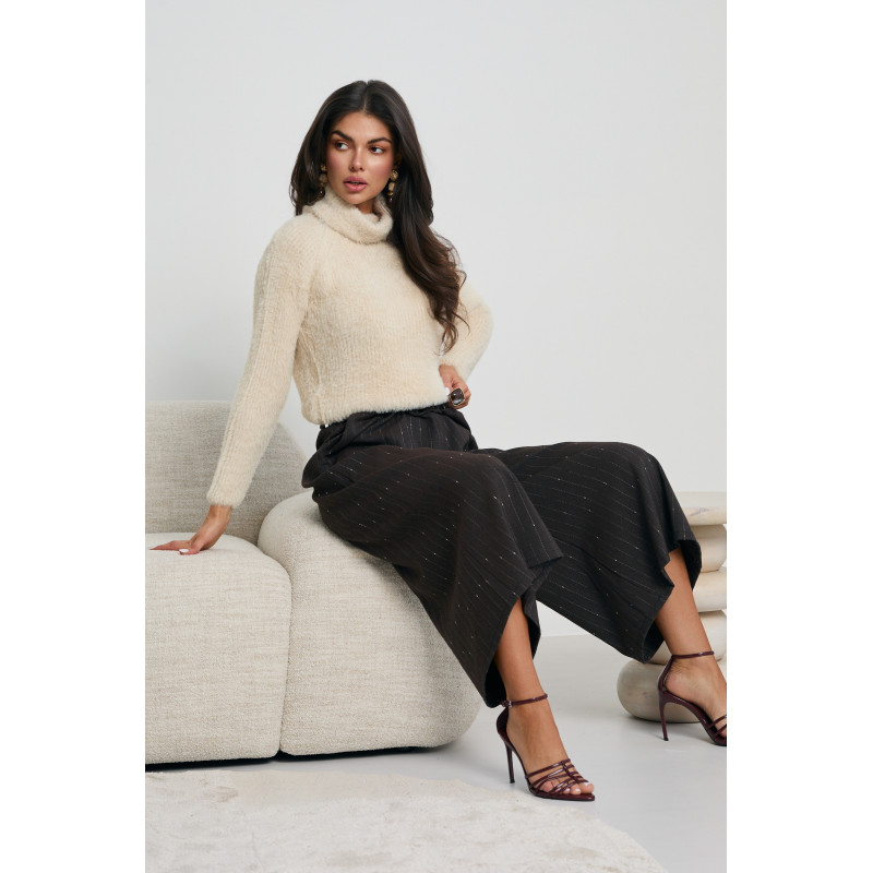 SWETER Z GOLFEM O FUTERKOWEJ FAKTURZE