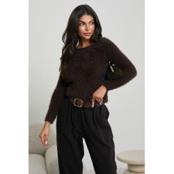 SWETER O FUTERKOWEJ FAKTURZE