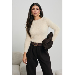 SWETER O FUTERKOWEJ FAKTURZE