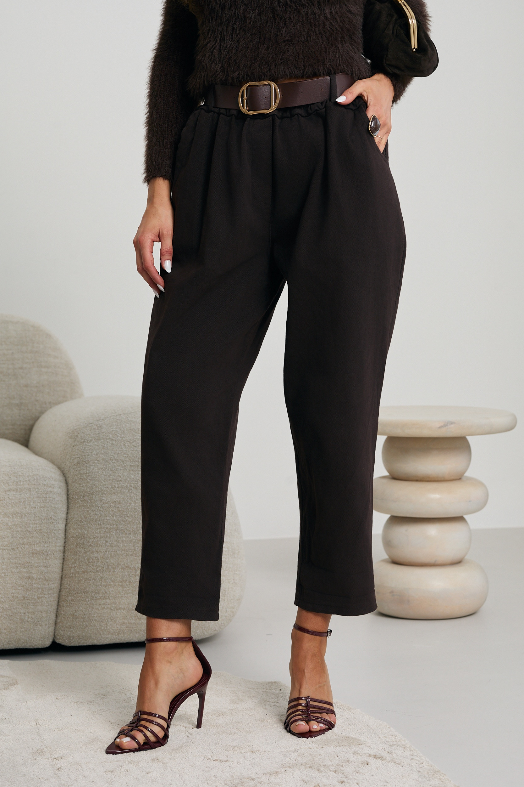 SPODNIE O PROSTYM KROJU Z PASKIEM